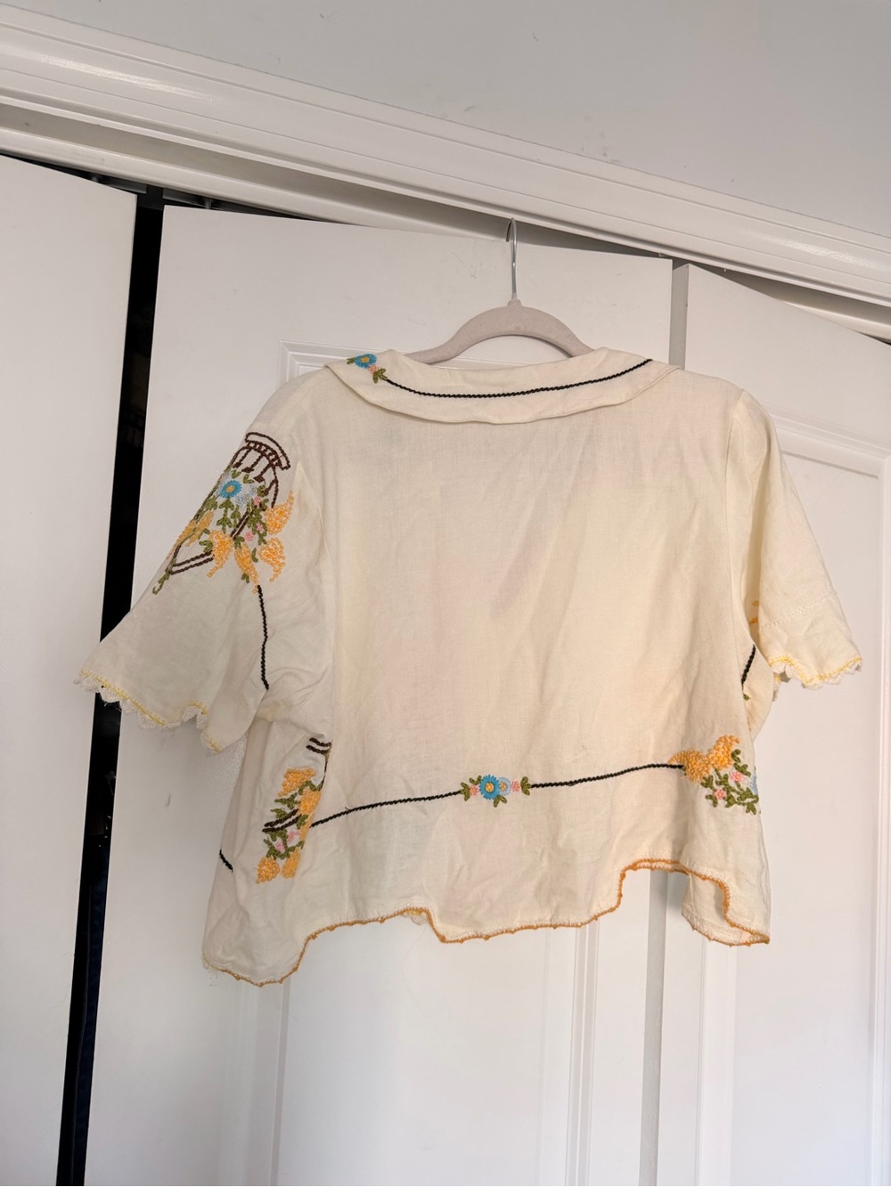 Urban Outfitters Cream Blouse with Multicolor Floral Embroidery - Picture 2 of 4
